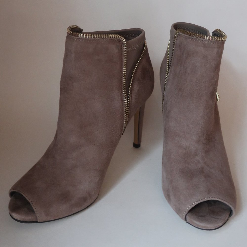 Ann Taylor Tonya Zipper Bootie, Taupe Latte, Size 6.5